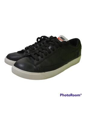 Nike Tennis Classic Black Leather Sneakers White Sole Women US 9